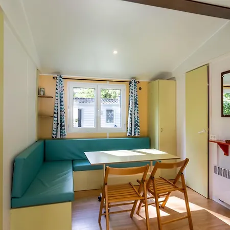 Holiday home Mobilhome Le Tilleul Saint-Pompont